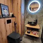 Pinewood Ang Premium Luxurious 15 شقة بوروفتس