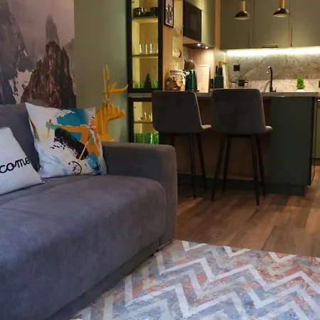 Pinewood Ang Premium Luxurious 15 *